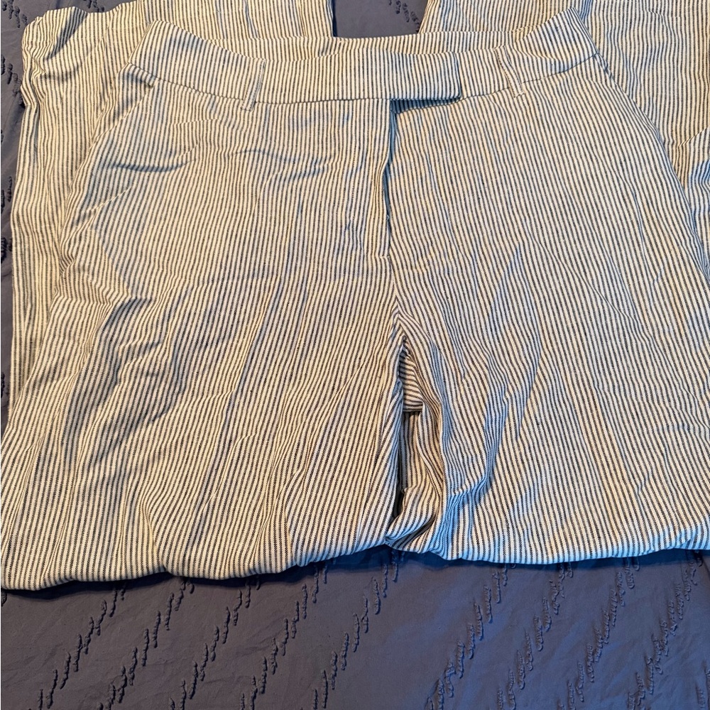 Gray Seersucker Wide-Leg Women's Pants - Picture 5 of 16